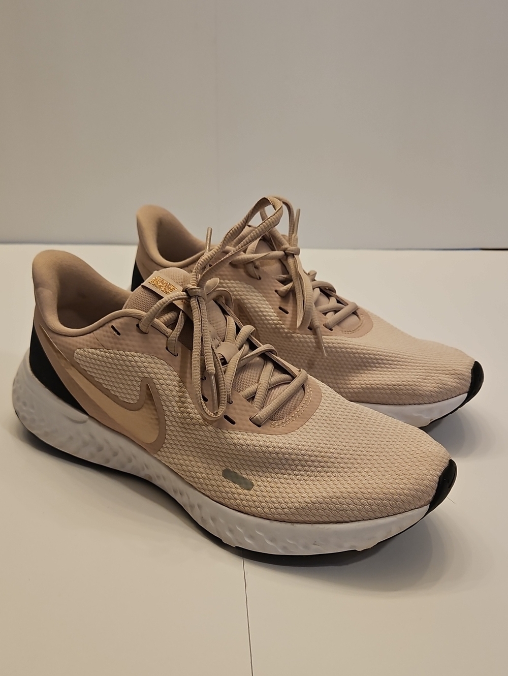 Nike Revolution 5 Pale Blush Pink Mesh Running Sneakers Rose Gold 10 Womens GUC